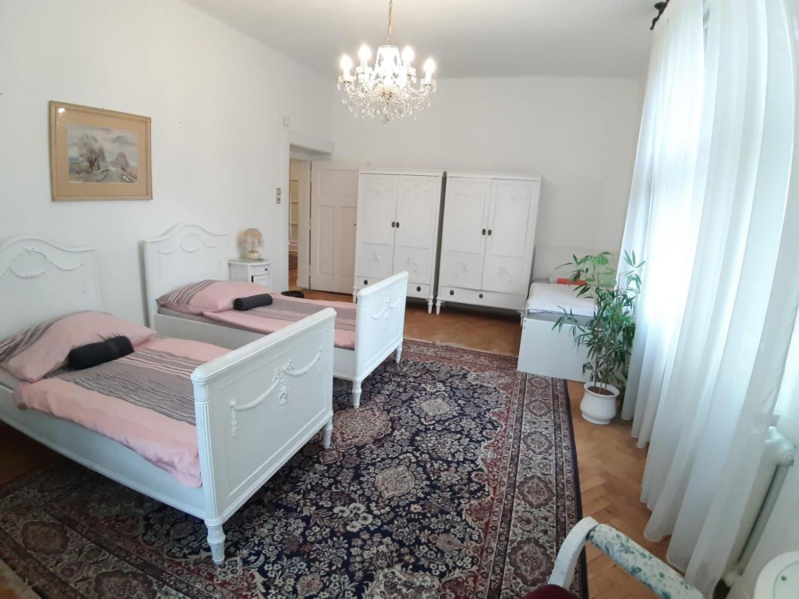 Rooms In Prague-Big+Comfy Exterior photo