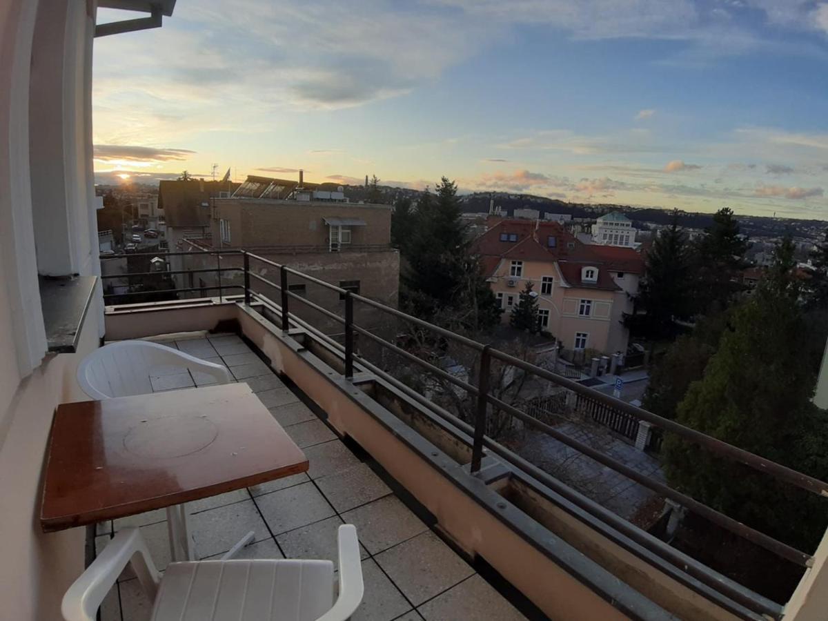 Rooms In Prague-Big+Comfy Exterior photo