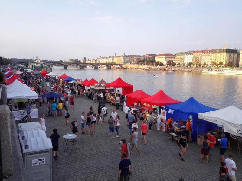 Rooms In Prague-Big+Comfy Exterior photo